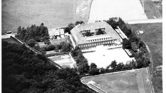 Luftfoto Gl. Holte Skole 1949